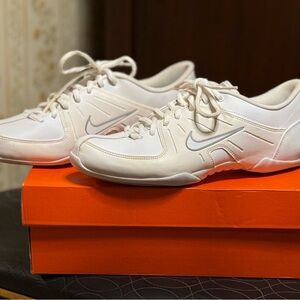 Nike Women's Air Mix Down Cheer II Shoes